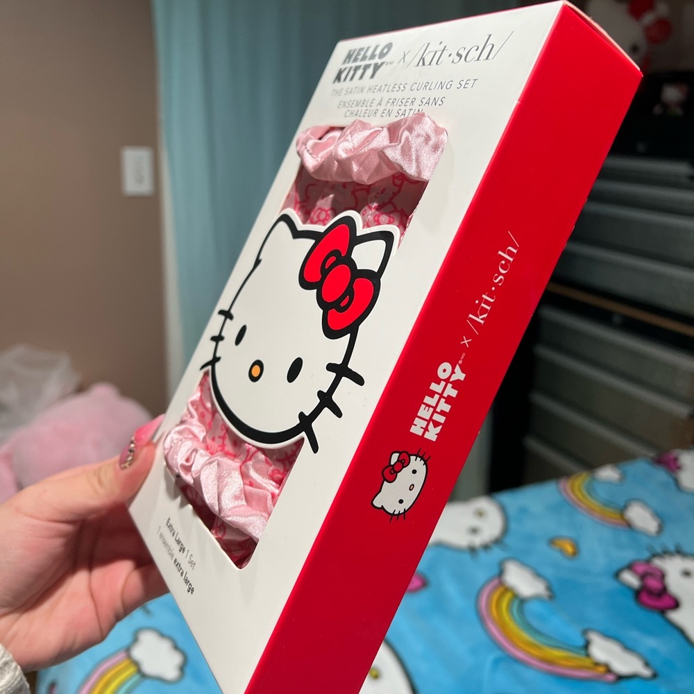 Hello kitty heatless curling set